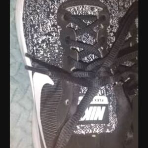 Nike Tennis Shoes Size 8